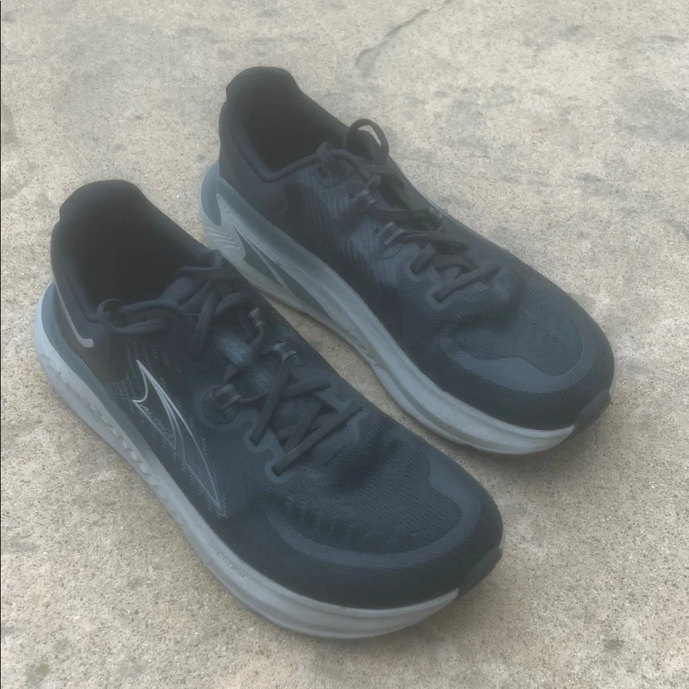 Altra Paradigm 7 Women's Dark Green Running Sneakers Size 9
